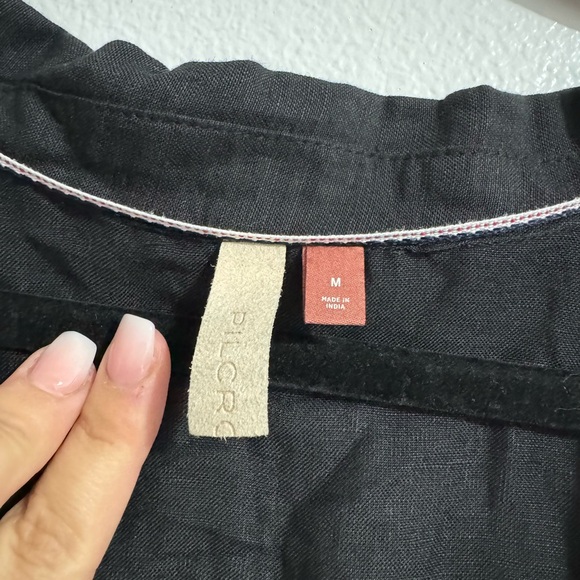Pilcro Anthropologie women’s black Keyhole Shrunken Shirt size medium linen crop - Picture 3 of 5